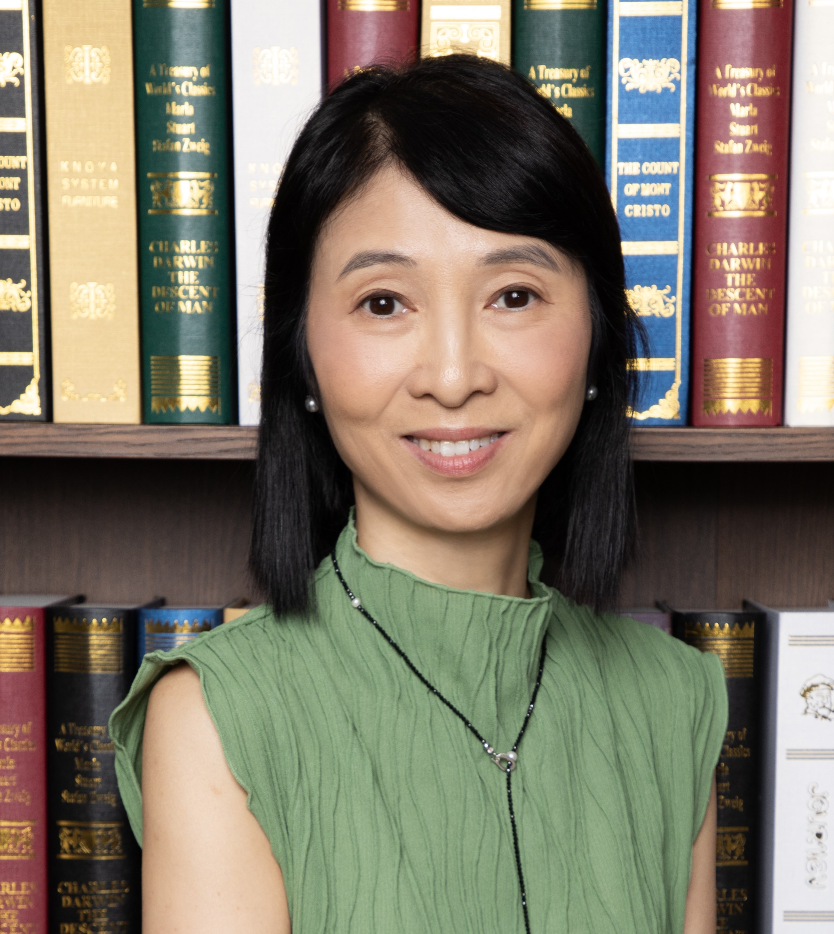 何紫薇女士